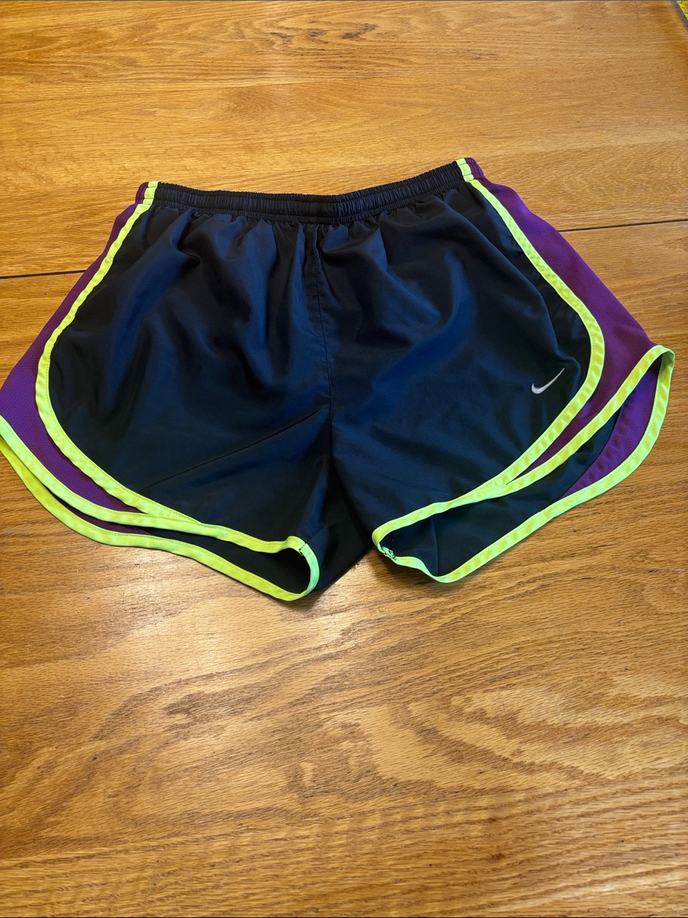Nike Neon Yellow Sports Bra with Black Shorts & Purple Tee . Please note sizes - Picture 11 of 12